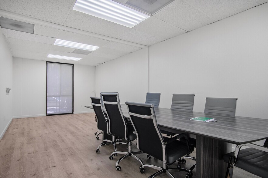 More Photos Of 6747 Odessa Ave, Van Nuys Office For Lease