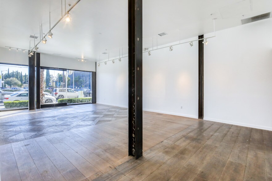 More Photos Of 8501-8511 Melrose Ave & 603-615 La Cienega Blvd, West Hollywood Storefront For Lease