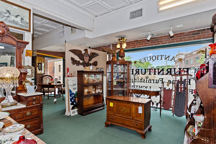 More Photos Of 109 Main St, Putnam General Retail For Sale