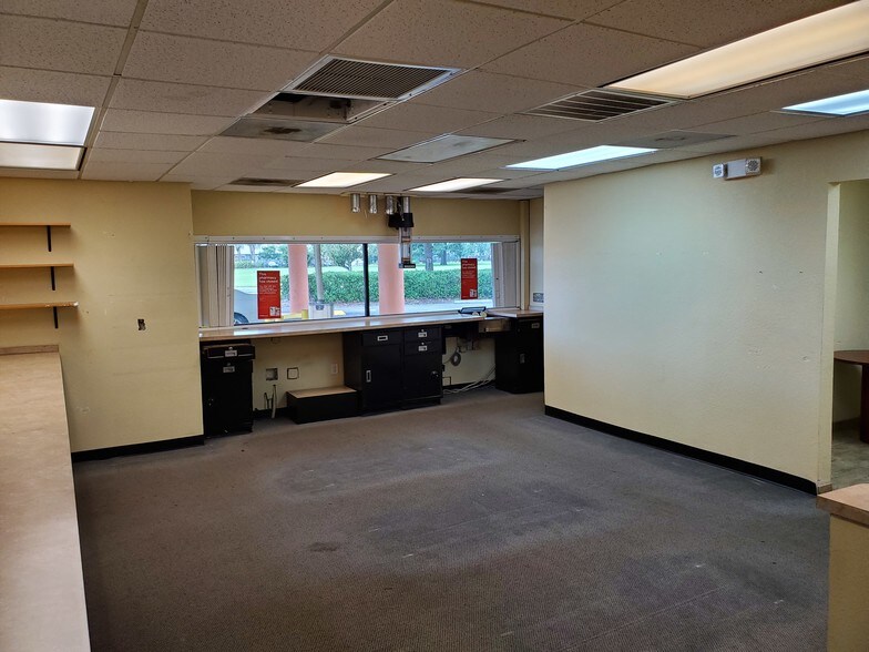 More Photos Of 5144 E Busch Blvd, Tampa Bank For Sale