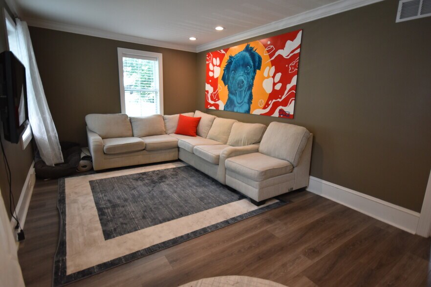 More Photos Of 309 White Horse Pike, Haddon Heights Office For Sale