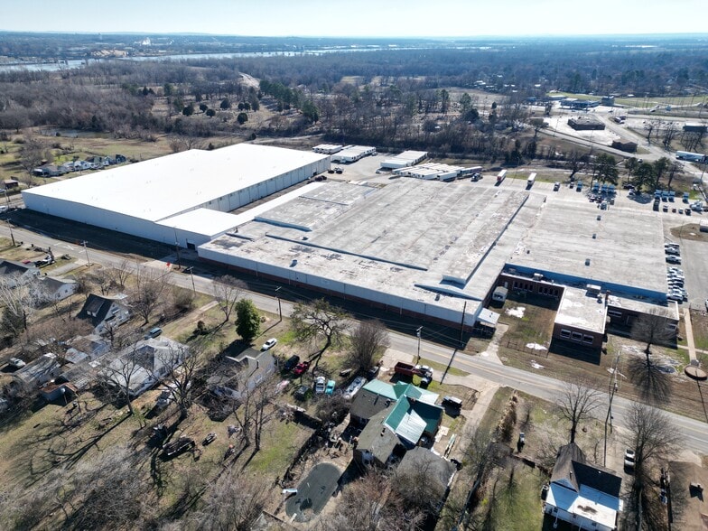 More Photos Of 4601 Newlon Rd, Fort Smith Distribution For Lease