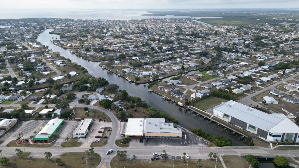 More Photos Of 3527 Tamiami Trl, Port Charlotte Freestanding For Sale