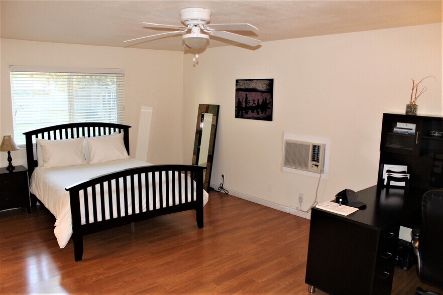 More Photos Of 823-831 W 18th St, Merced Apartments For Sale