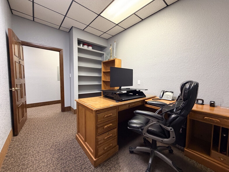 More Photos Of 601 S Rancho Dr, Las Vegas Medical For Sale
