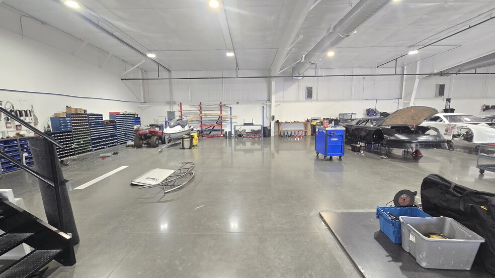 More Photos Of 197 Thunder Rd, Mooresville Light Distribution For Lease