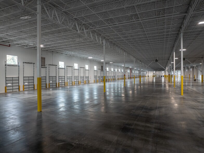 More Photos Of 1 Prosperity Dr, Garden City Unknown For Lease