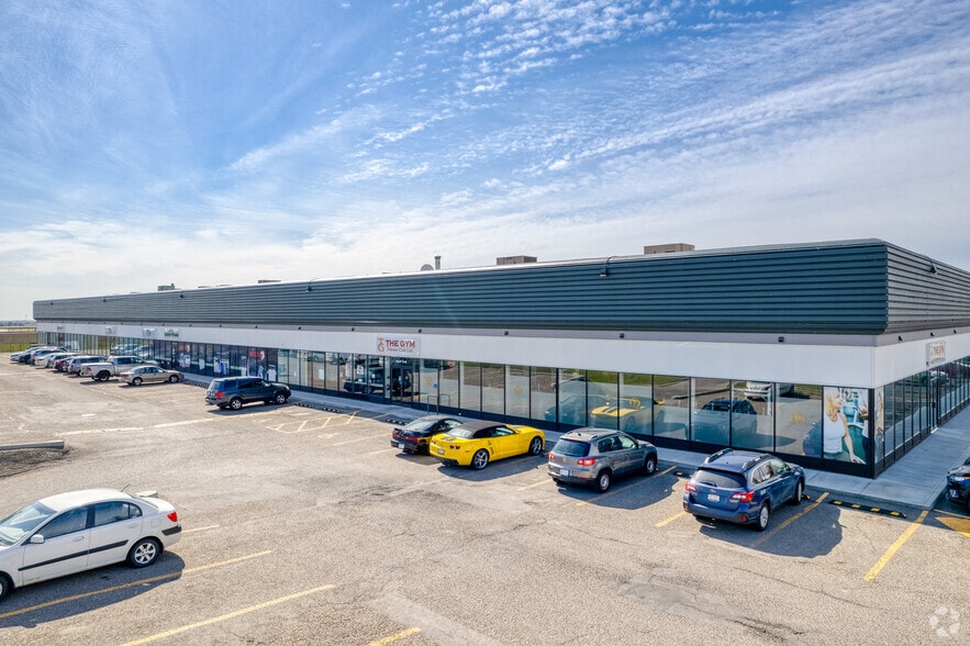 More Photos Of 2919-2929 5th Ave NE, Calgary Service For Lease