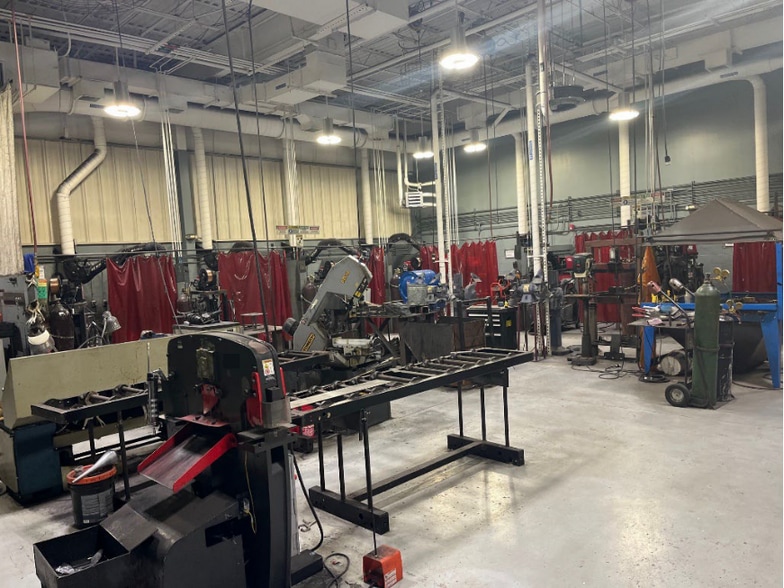 More Photos Of 2101 Pennsylvania Ave, York Manufacturing For Sale