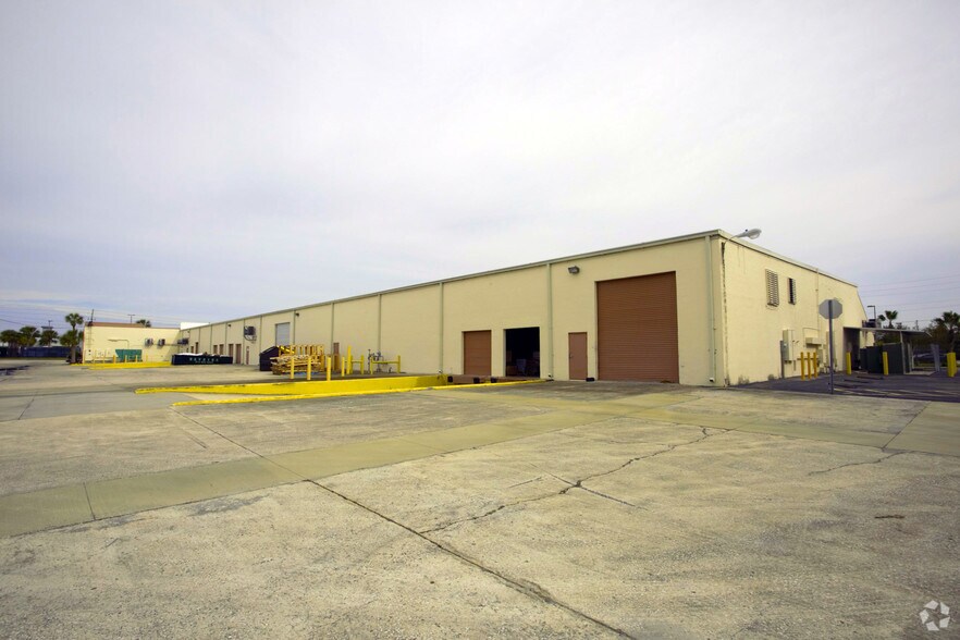 More Photos Of 12495 34th St N, Saint Petersburg Unknown For Lease