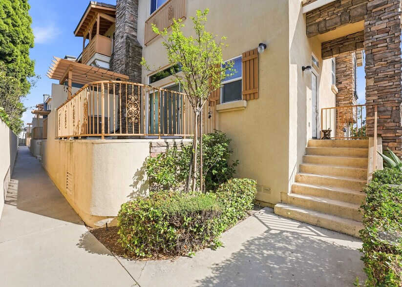 More Photos Of 670 S Magnolia Ave, Anaheim Apartments For Sale