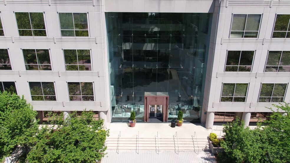 More Photos Of 7361 Calhoun Pl, Rockville Medical For Lease