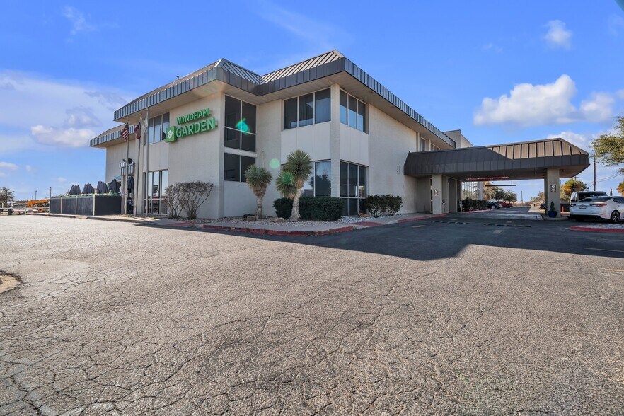 More Photos Of 3100 W Wall St, Midland Hotel For Sale