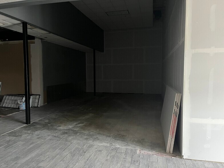 More Photos Of 6220 Nesbitt Rd, Fitchburg Storefront For Lease