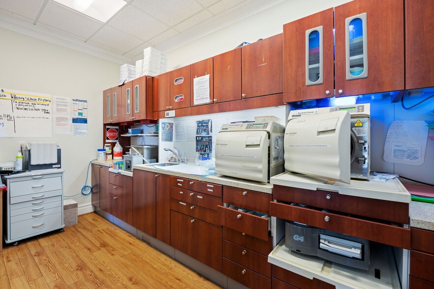 More Photos Of 10611 Greenyard Way, Chester Medical For Sale