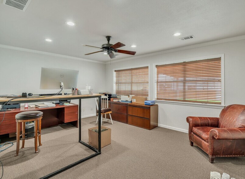 More Photos Of 4520 Keller Hicks Rd, Keller Self Storage For Lease