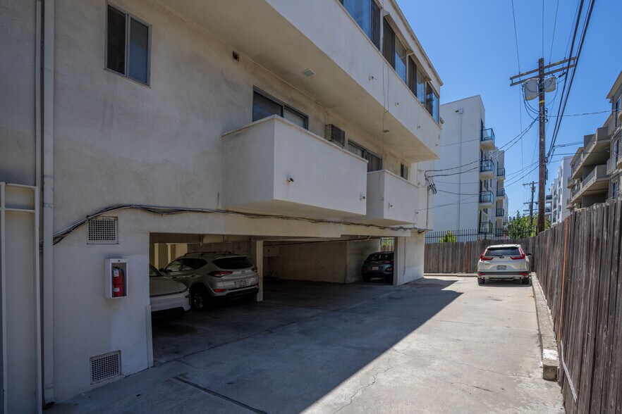 More Photos Of 1041 S Corning St, Los Angeles Apartments For Sale
