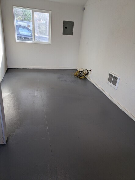 More Photos Of 10301 31st St E, Edgewood Contractor Storage Yard For Lease