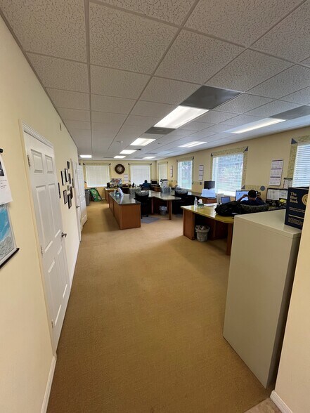 More Photos Of 3380 Woods Edge Cir, Bonita Springs Office For Sale