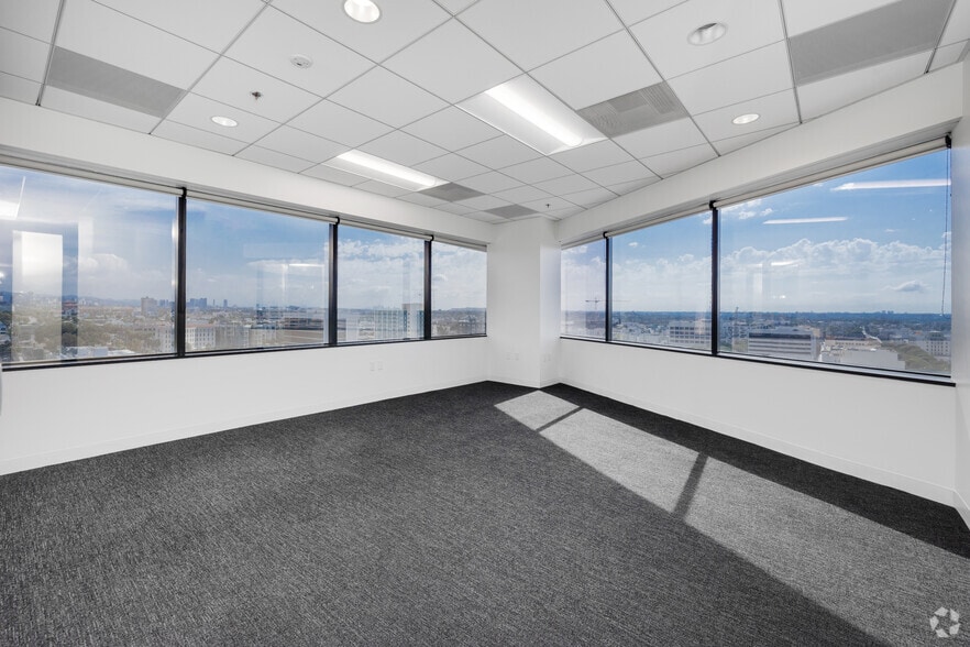 More Photos Of 401 Wilshire Blvd, Santa Monica Office For Lease