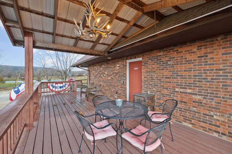 More Photos Of 714 N Saint Mary St, Pilot Knob Freestanding For Sale