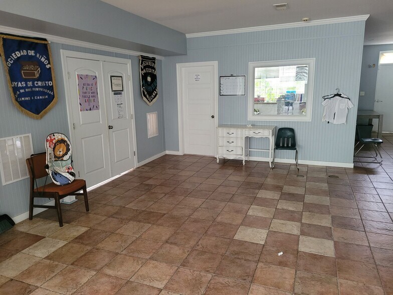 More Photos Of 1512 Garner Rd, Raleigh Warehouse For Lease