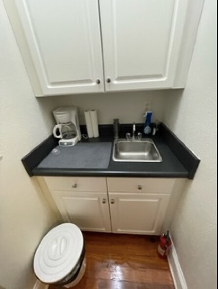 More Photos Of 228 E Poplar St, Griffin Office For Lease