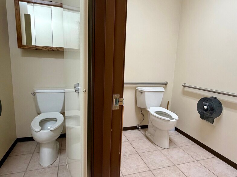 More Photos Of 120 Cole Ave, Pinedale Office For Sale