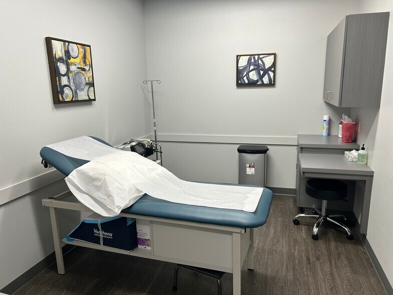 More Photos Of 7305 S Pecos Rd, Las Vegas Medical For Lease