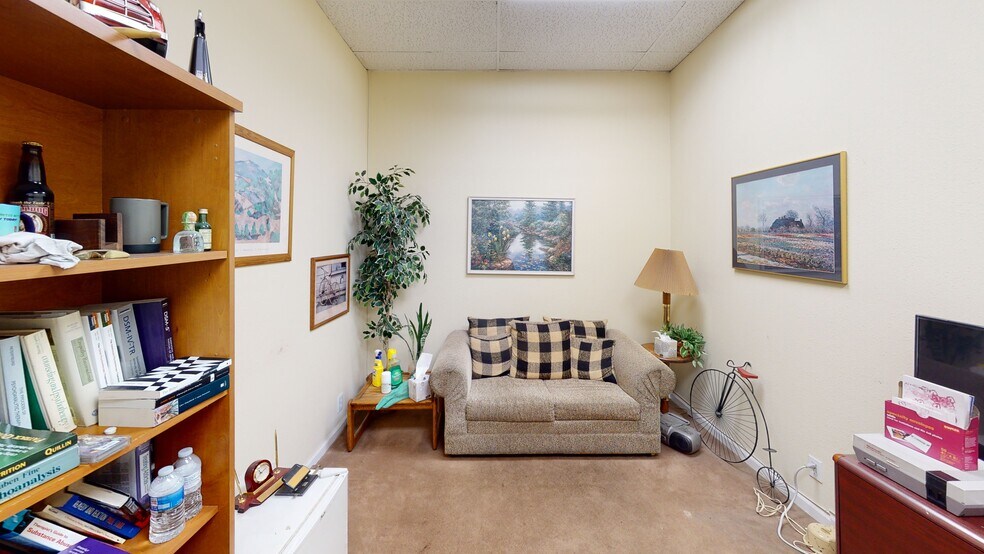 More Photos Of 507 W Foothill Blvd, Monrovia Office For Sale