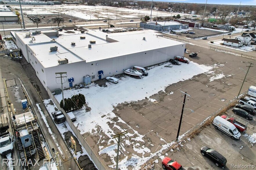 More Photos Of 8655 E 8 Mile Rd, Warren Warehouse For Sale