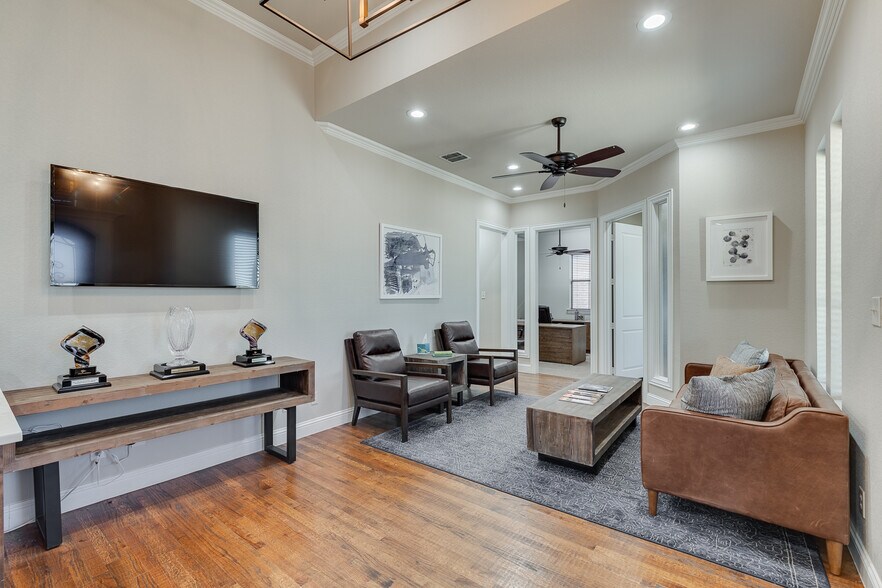 More Photos Of 5748 Boat Club Rd, Fort Worth Office For Sale