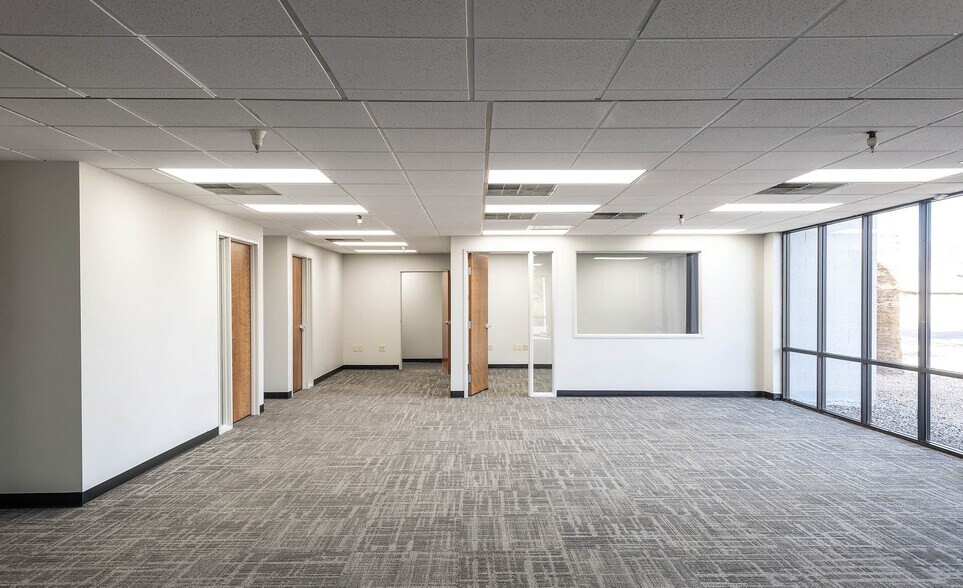 More Photos Of 2727 W Grovers Ave, Phoenix Warehouse For Sale