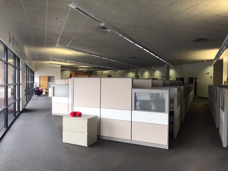 1565 Jefferson Rd, Rochester, NY 14623 Flex/RD For Lease