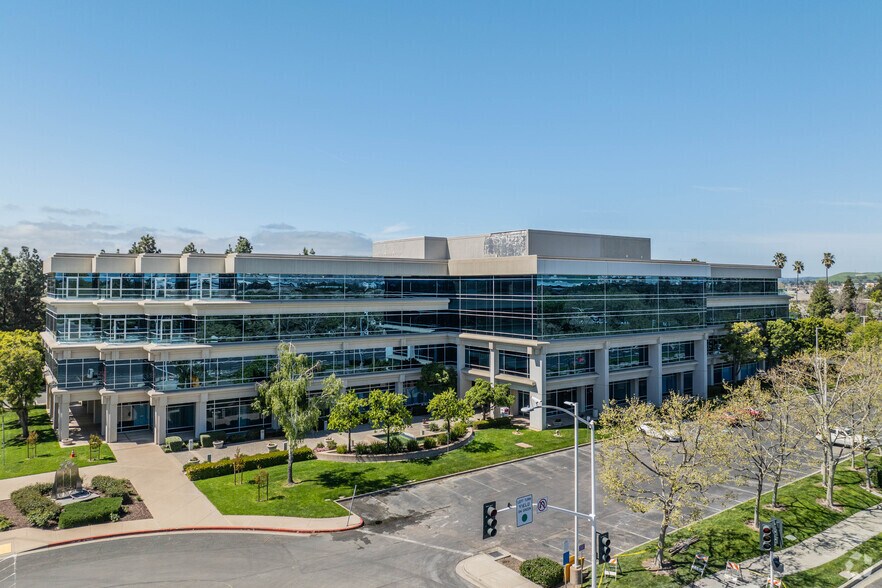 More Photos Of 5050 Hopyard Rd, Pleasanton Office For Sale