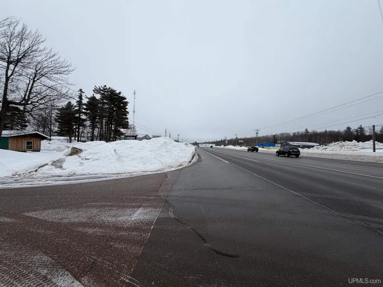 More Photos Of 7 Brebner Rd E, Negaunee Flex For Sale