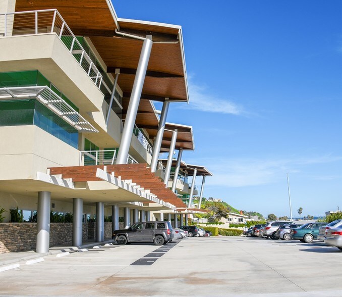 More Photos Of 22619 Pacific Coast Hwy, Malibu Loft Creative Space For Lease