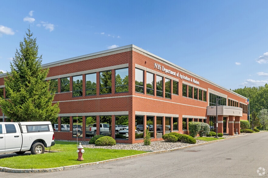 More Photos Of 10B Airline Dr, Albany Office For Sale