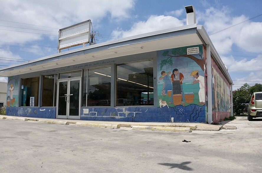 Primary Photo Of 1100 S Presa St, San Antonio Freestanding For Lease