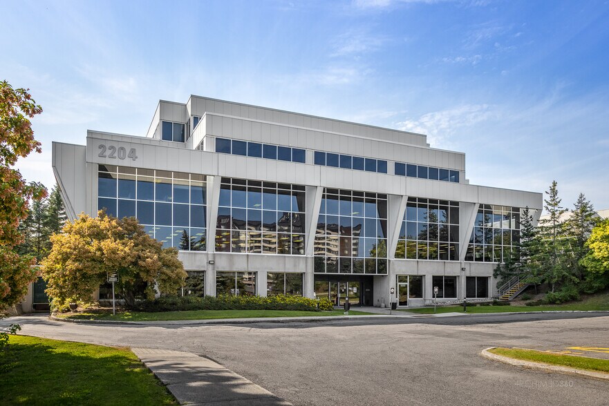 More Photos Of 2204 Walkley Rd, Ottawa Office For Lease