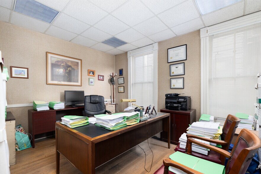 More Photos Of 59 Central Ave, Waterbury Office For Sale
