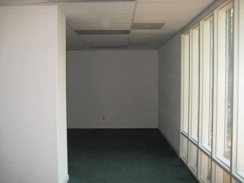 More Photos Of 1111 Dunbar Rd, Arnold Office For Sale