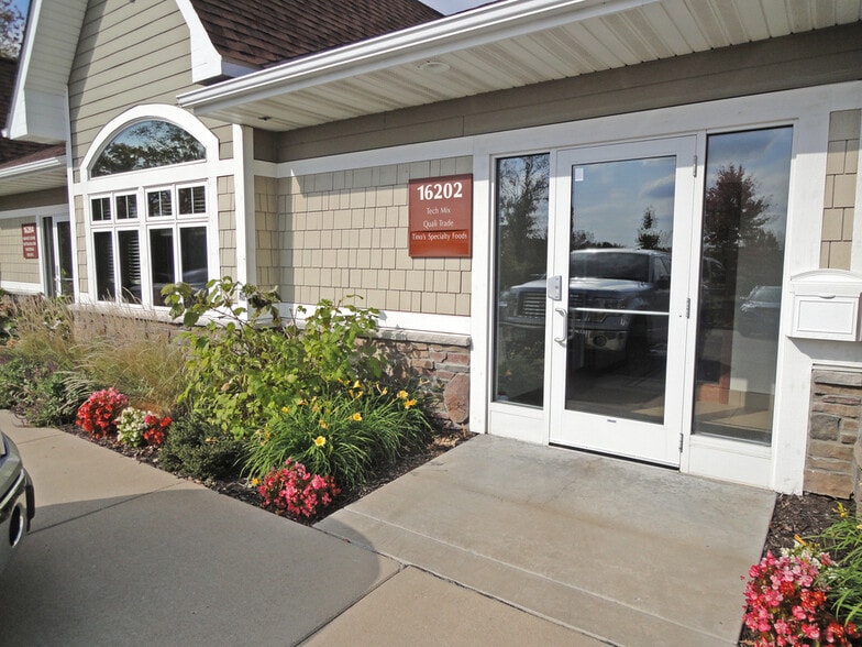 More Photos Of 16200-16204 Highway 7, Minnetonka Office For Lease