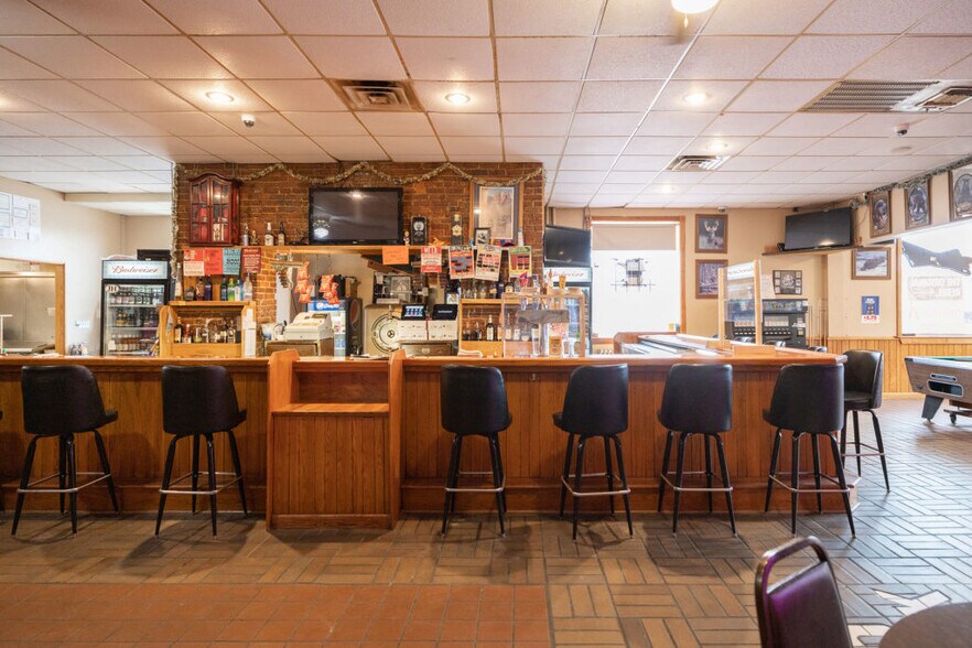 More Photos Of 100 S Washington St, Lake City Restaurant For Sale