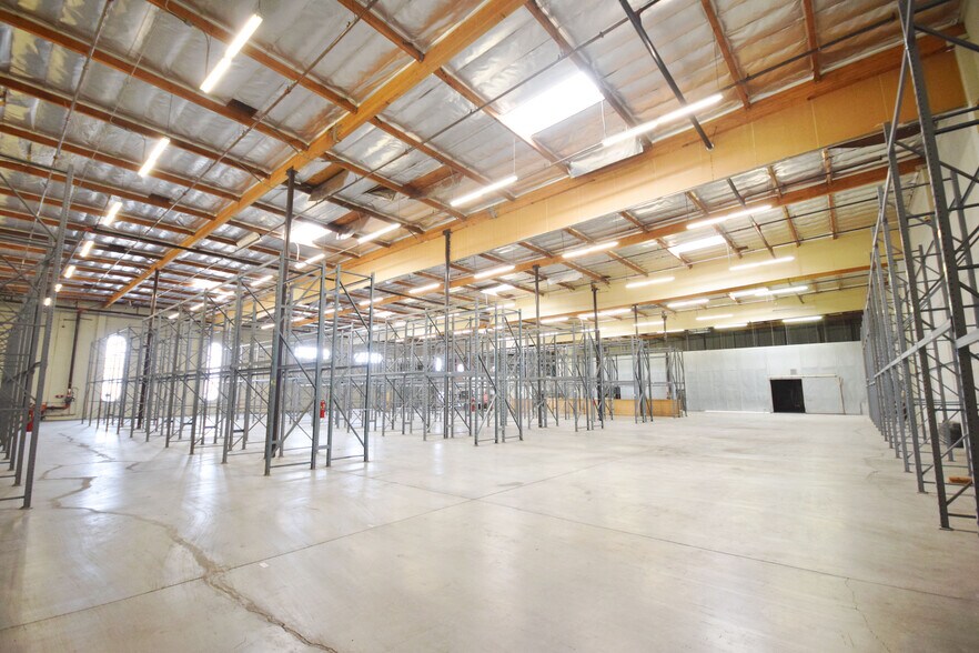 More Photos Of 2335 E 27th St, Vernon Warehouse For Lease