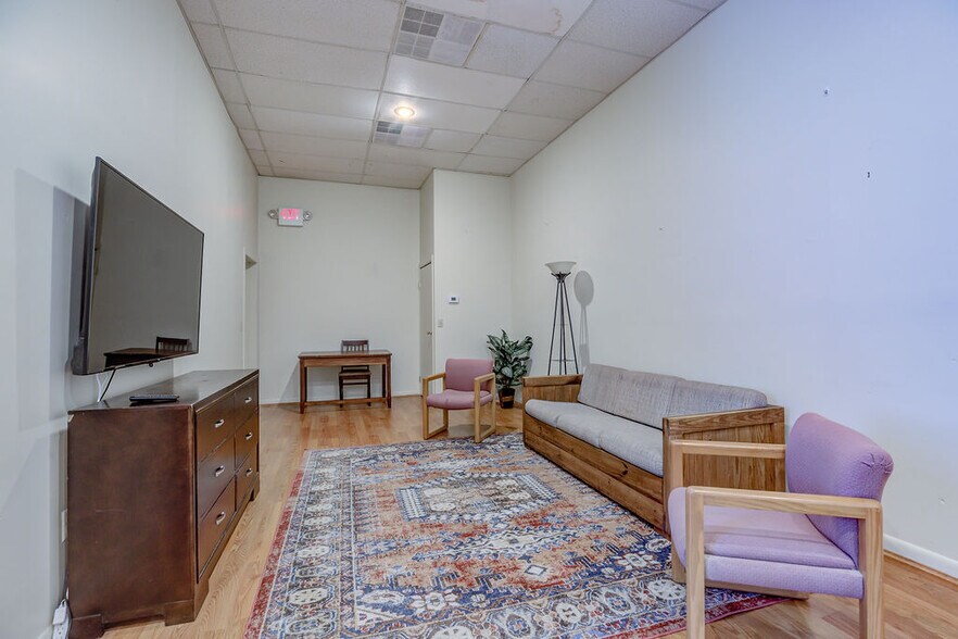 More Photos Of 100 W High St, Oxford Storefront Retail Residential For Sale