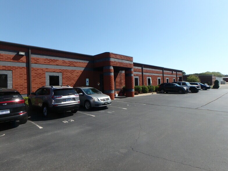 More Photos Of 127 Speedway Ln, Mooresville Manufacturing For Sale