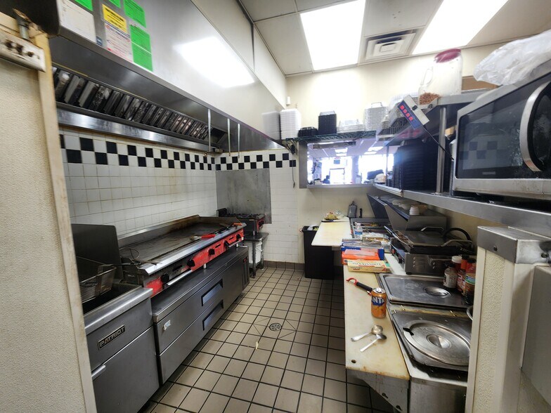 More Photos Of 1350-1500 S Lapeer Rd, Oxford Unknown For Lease