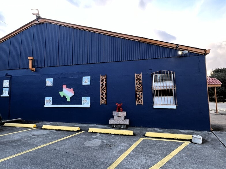 More Photos Of 716 Telephone Rd, Houston Warehouse For Lease