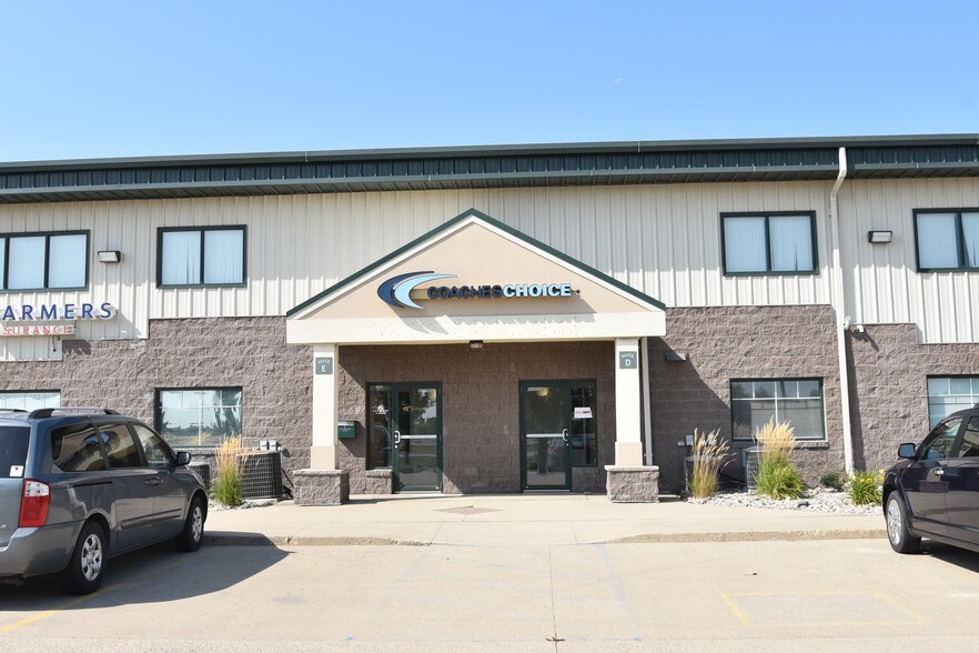 More Photos Of 4141 38th St S, Fargo Flex For Lease